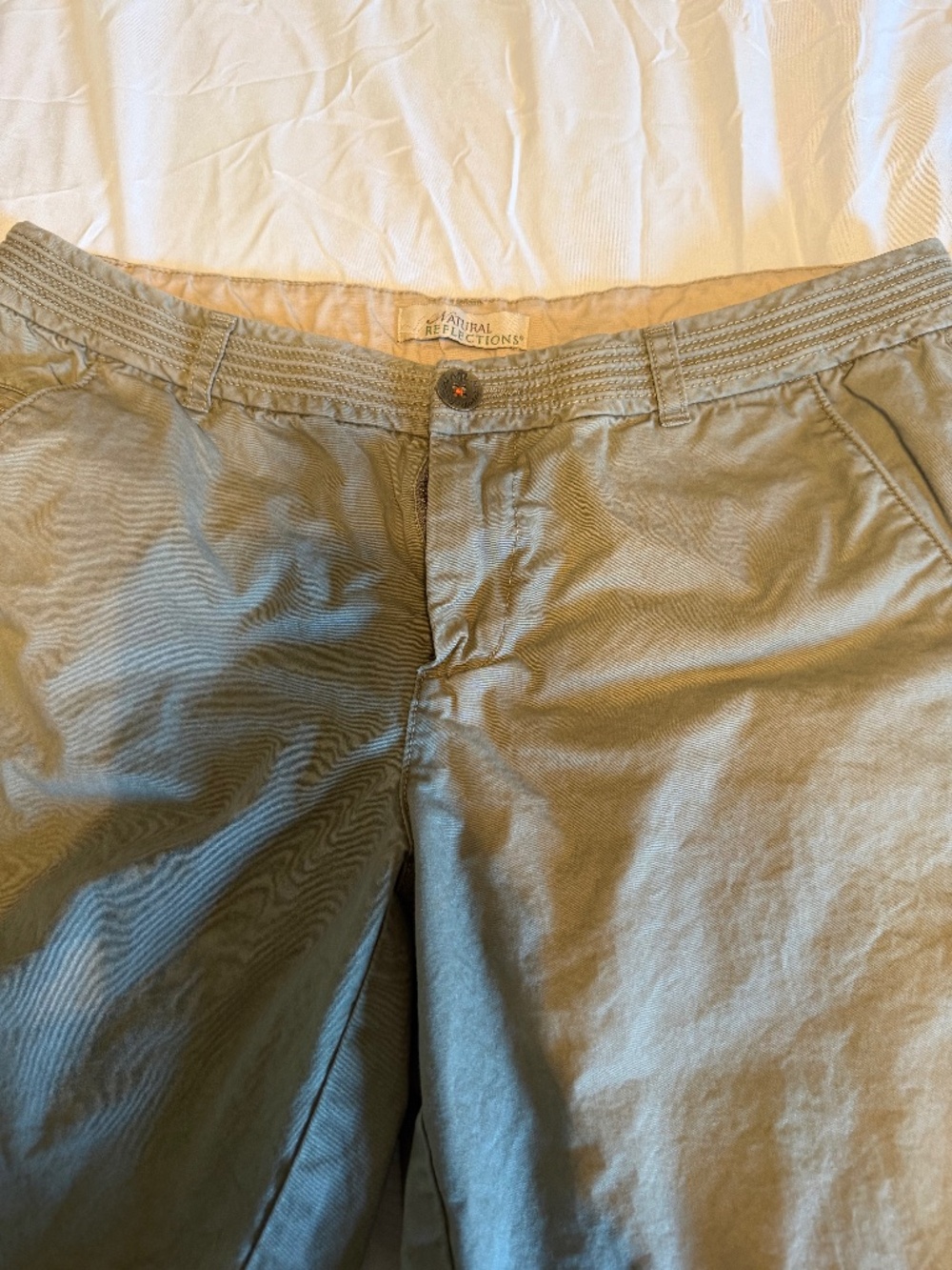 Ladies size 8 natural reflections khaki shorts